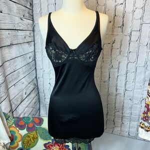 Vanity Fair Shape-wear / Slip 34B